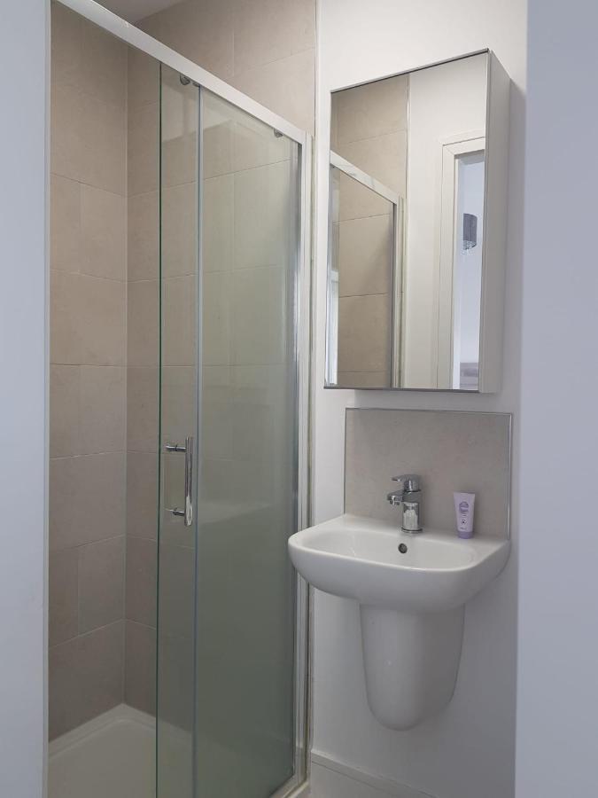 Barnoaks House - Private Room Ensuite Bathroom Homestay Dublin Exterior photo
